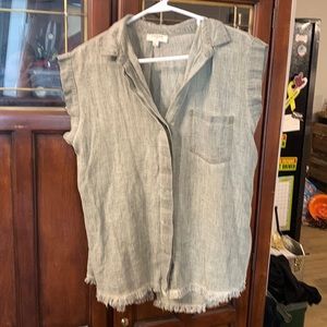 Umgee sleeveless button down